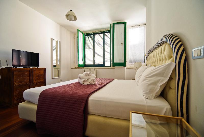 Bed And Travel Apartment Dogana Regia 15 Salerno Eksteriør billede