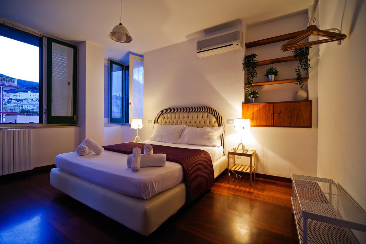 Bed And Travel Apartment Dogana Regia 15 Salerno Eksteriør billede