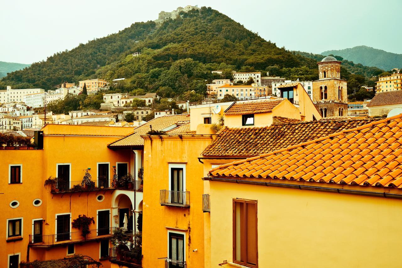Bed And Travel Apartment Dogana Regia 15 Salerno Eksteriør billede
